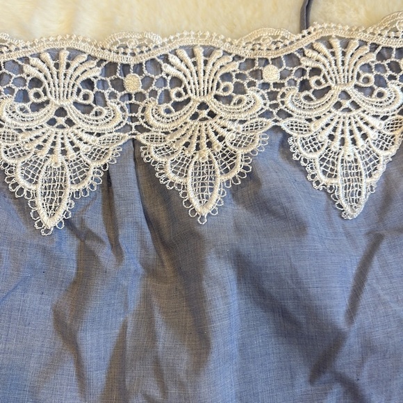 Express spaghetti strap lace top - Picture 3 of 9